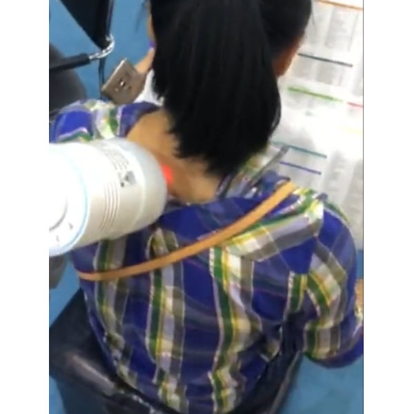 常灸大椎穴，可緩解感冒、肩頸疼痛